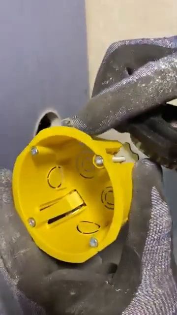 Подрозетник в гипсокартон за одну минуту смотреть онлайн