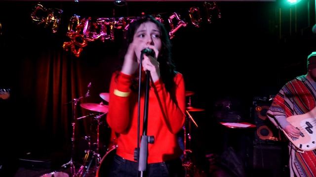 God Save the Queen (Sex Pistols). ПАРАЛЛЕЛЬНЫЙ ИМПОРТ смотреть онлайн