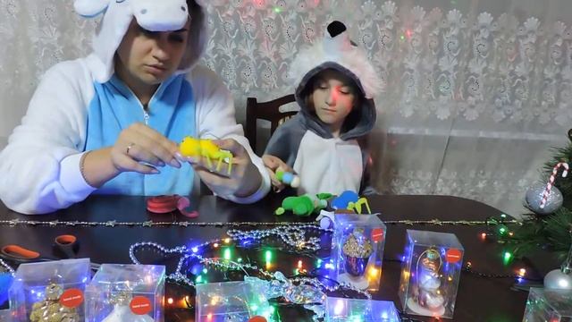 новогодние игрушки смотреть онлайн