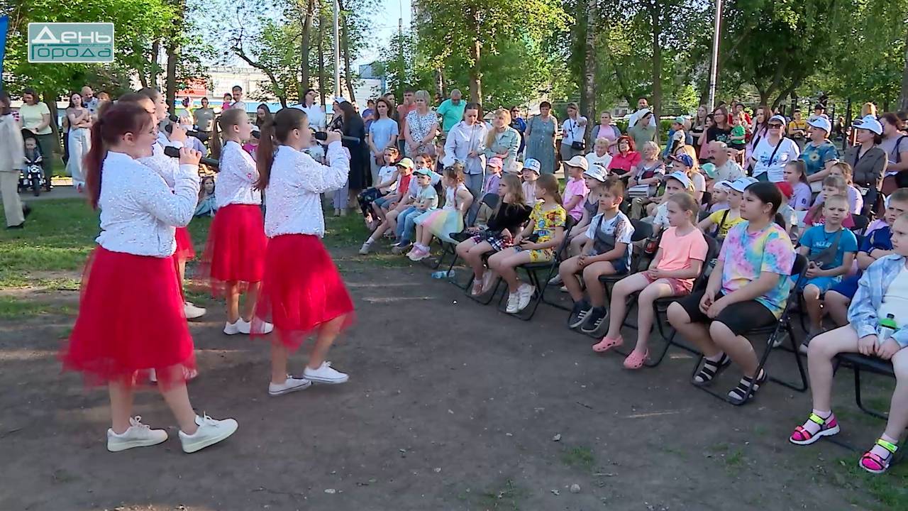 Более полутора тысяч нижегородцев посетили праздники в рамках ежегодного проекта «Всем двором» смотреть онлайн