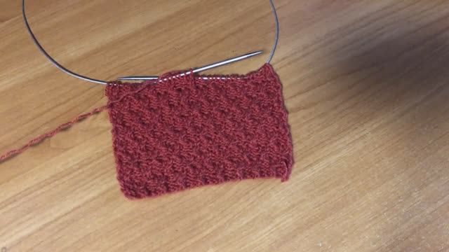 Интересный узор спицами для ваших проектов смотреть онлайн