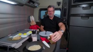 Фура виски доехала. Разгружается Алекс Брежнев в солнечной Калифорнии! Дальнобой США очень интересно