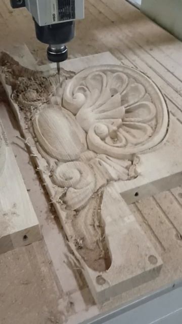Изготовление дубовой накладки на ЧПУ станке. #wood #чпу #w смотреть онлайн