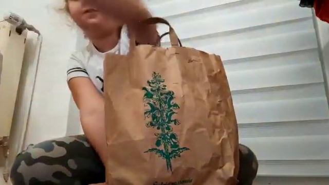 Пранк во время распаковки 🤔 только одна туалетная бумага ???? 😛 смотреть онлайн