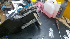 Замена амортизаторов бензопилы SCHWARZ 52CC