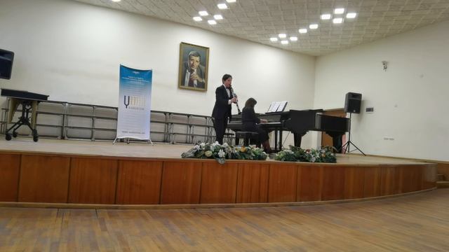 M.Mangani смотреть онлайн