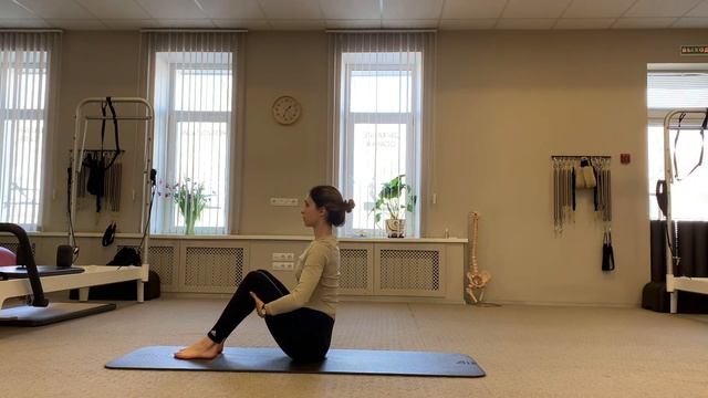 Pilates Mat • 10 минут • Тренировка на все тело | Любой урове смотреть онлайн