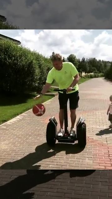 Дмитрий Песков занимается спортом на сигвее смотреть онлайн