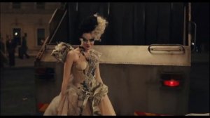 Круэлла мода с мусорками