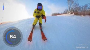 Спуск на горных лыжах на ГЛЦ Банное