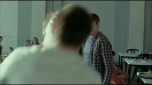 НЕ ИСПУГАЛСЯ И ЗАСТУПИЛСЯ ЗА ДЕВУШКУ В СТОЛОВОЙ !