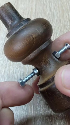 Красивая продавщица штор поделилась хитростью!