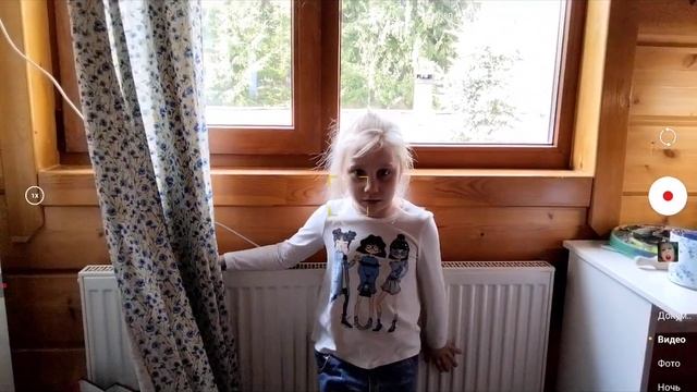 Моя сестра поёт самую лучшую песню baby oops смотреть онлайн