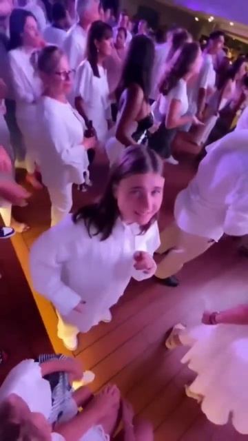 Зачем вам нужна белая одежда в круизе? #путешествия #круизы #dress