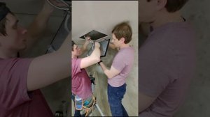 Тропический душ в натяжном потолке