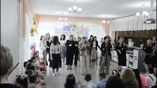 Выпускной из детского сада.Торжество, сюрприз от родителей, посадка сирени на память саду, вечеринка смотреть онлайн