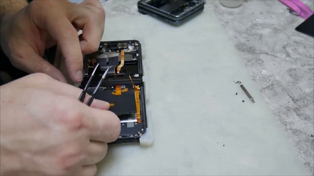 SAMSUNG Z Flip 3 - Сломали на 27к! Осторожно РЕФ!!!