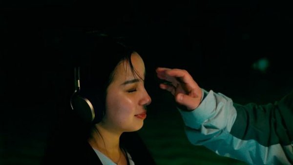 Ахра - карие глаза