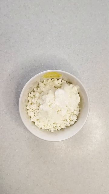 Творог. Самый простой завтрак в мире. Творог со сметан? смотреть онлайн