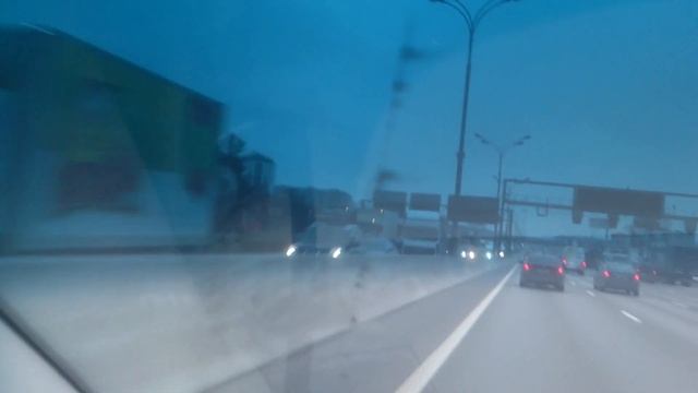 Народ ждет пока царь проедет(Москва МКАД 21.11.2013г.) смотреть онлайн