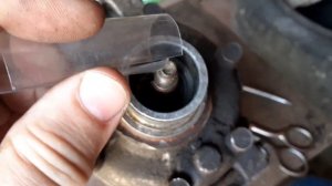 Как заменить сальник , муфту и подшипник на компрессоре , особенности ремонта кондиционера .