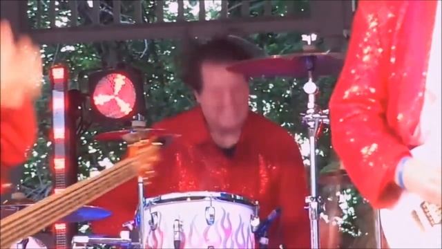 Качается вагон - Band ODESSA и Стив Мур смотреть онлайн