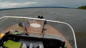 Лодка МКМ на волне.#река #лодкадлярыбалки