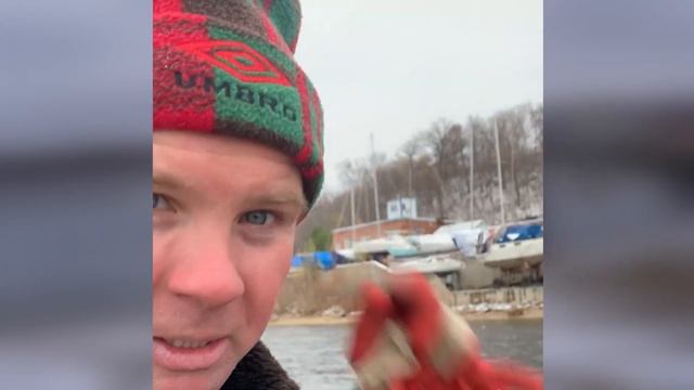 Подъем яхты зимой. Справились вдвоем!