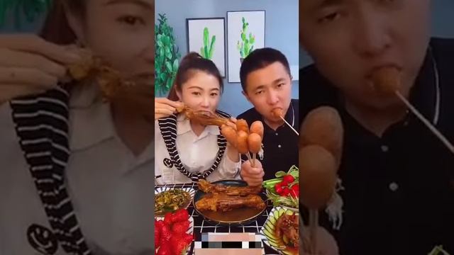 CHINESE FAMILY FOOD MUKBANG  китайцы едят на камеру🥓🍖 смотреть онлайн