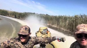 Лодка болотоход.