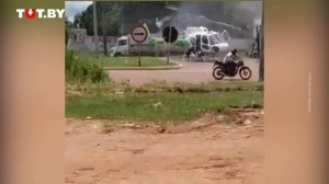 Вертолет разрубил винтом грузовик