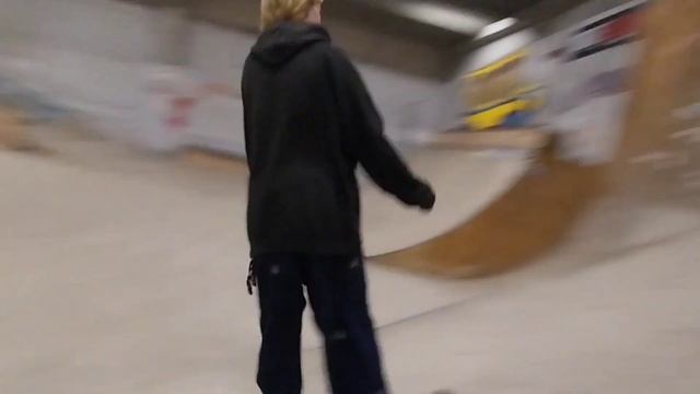 СЛОМАЛ НОГУ....... ДВА МЕСЯЦА БЕЗ СКЕЙТА