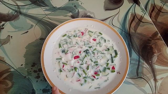 Окрошка на кефире. смотреть онлайн