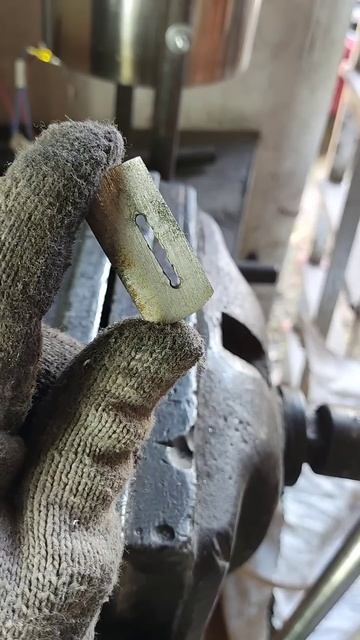 Простой Больстер, упор ,гарда для ножа своими руками! #?