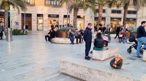 СМУГЛЯНКА - Иван поёт на улице Европы Русскую Песню | П?