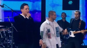 А моя любовь живет на 25 этажееее