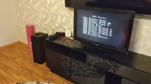 Настя с папой играют в Денди