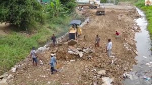 Строительство, засыпка дороги,