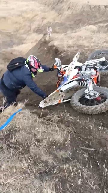 Минус крыло и подрамник, не обращаем внимания смотреть онлайн