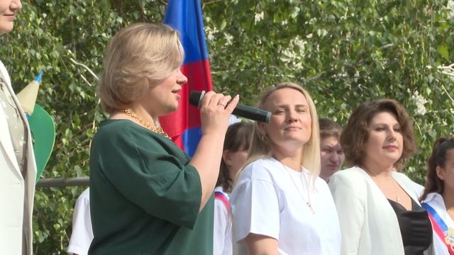 Последний звонок в МБОУ г. Астрахани "Лицей № 1"! смотреть онлайн
