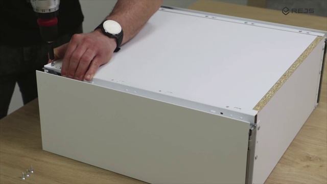 Видеоинструкция по установке и регулировке выдвижных ящиков Ultra Box смотреть онлайн