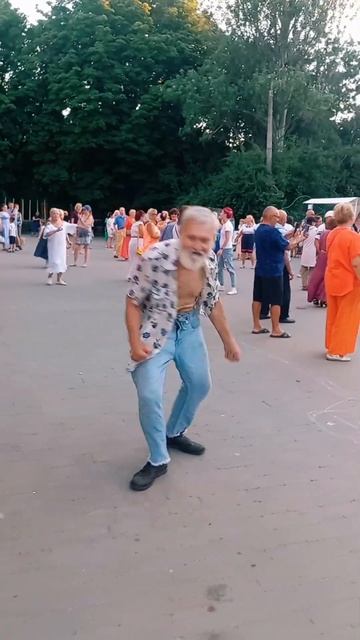 Танцы кому за...💃#украина #одесса #танцы #музыка #ukraine #od смотреть онлайн