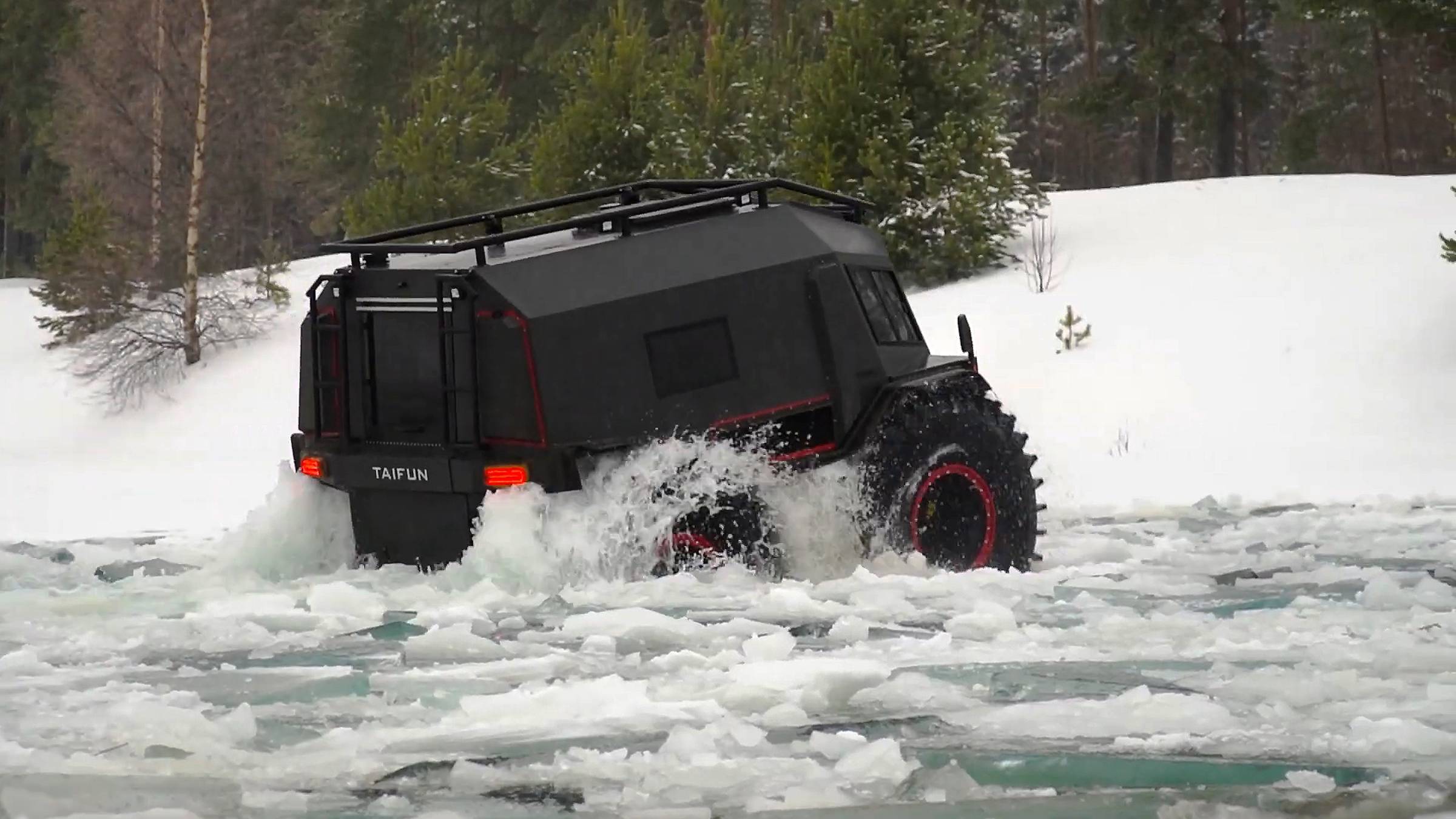 Вездеход Тайфун Выходит из Воды на Лёд? ДА! БЕЗ ПРОБЛЕМ! Грязь Вода Снег Лёд - Настоящий Вездеход! смотреть онлайн