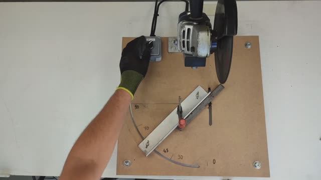 Распили метал ровно - Удобная стойка для болгарки УШМ своими руками смотреть онлайн