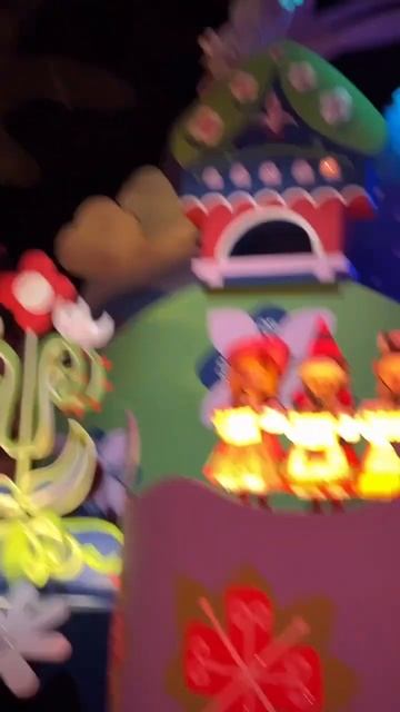 Hong Kong Disney Land. Squid game. смотреть онлайн