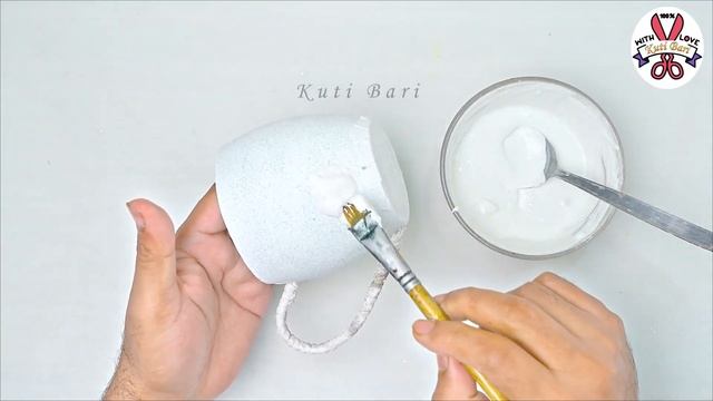 Plastic bottle flower vase || Flower vase making with cement || Best out of waste смотреть онлайн