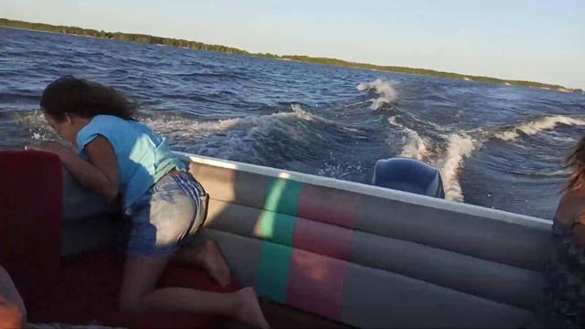 По Волге на катере, обгоняем теплоход (3)