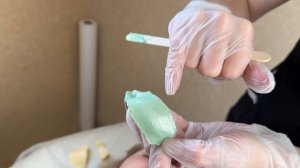 Депиляция усиков воском