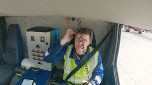 КАК ЗАПРАВЛЯЮТ САМОЛЁТЫ? | СКОЛЬКО ТОПЛИВА | Глазами за