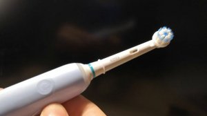 Oral-B Pro 3 - Адская зубная щётка с числом 666